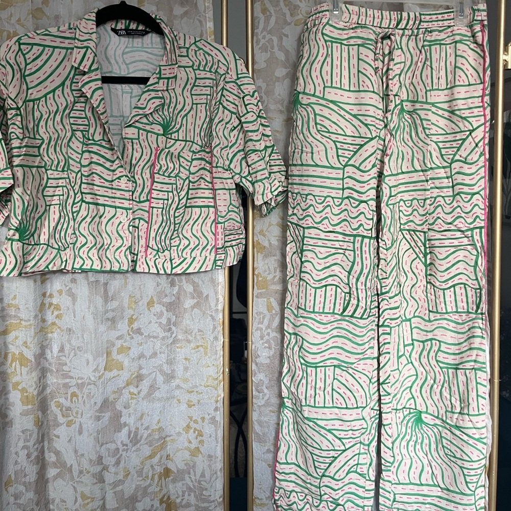 Zara cropped short sleeve/pant set